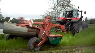 Massey Ferguson 7485 & Kverneland Taarup - Reaping of grass