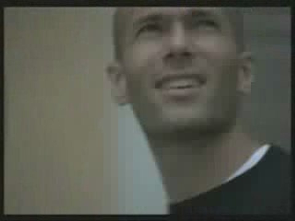 Zinedine Zidane - Pub Nejma