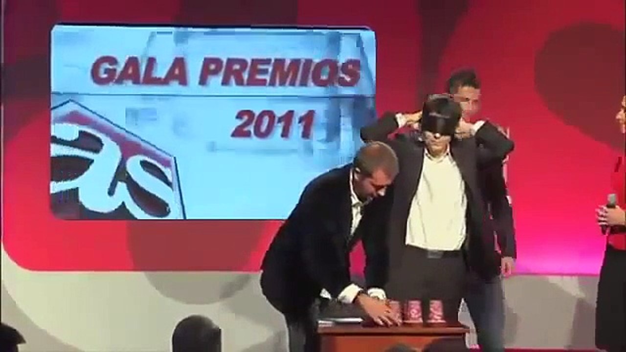 Cristiano Ronaldo Funny Magic Trick With Jorge Luengo 28 Nov 2011