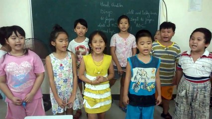 children are studying english at Win Center, Tan Thanh-baria-vt