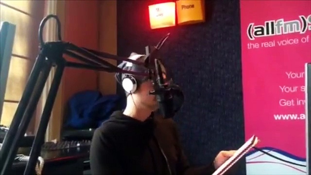 'Which Celebrity Are You Game_' on The Lewis Brewster Show (Very Funny)