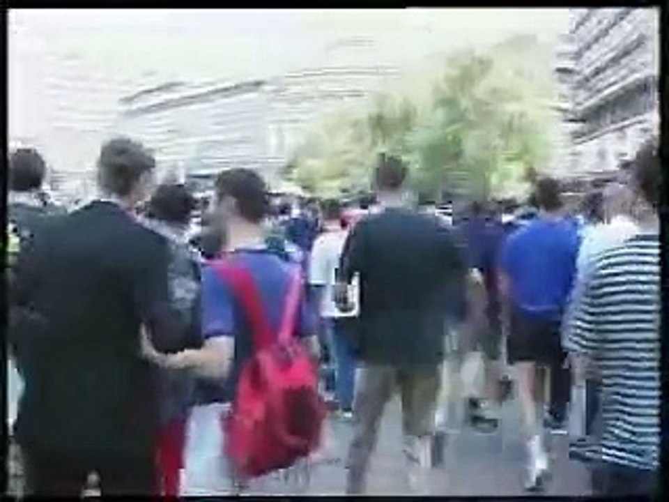 Razbijanje gej parade u Beogradu!!!