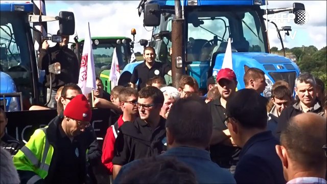 Les premiers tracteurs en route vers Paris pour la manifestation de jeudi