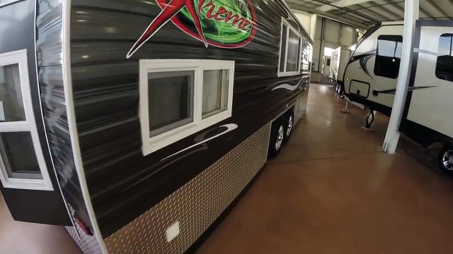 2016 Ice Castle Lake of the Woods Extreme 21' Fish House with Arctic Package!
