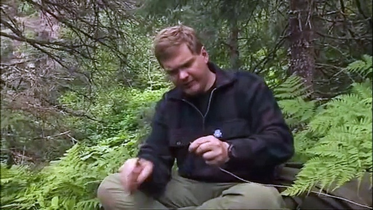 Ray Mears Demonstrations - Making Fishhook from Natural Materials