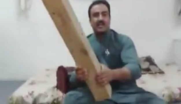 Pathan Bhai talking about Pakistani politicians - True ... نواز کو گنجا اور فضل کو ڈیزل کہا،