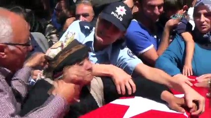 Kars şehidine veda etti