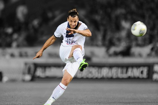 Zlatan Ibrahimovic ● Extraordinary Goals● Skills ● football news 2015 videos
