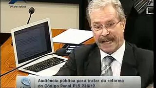 Juarez Cirino dos Santos e Rogério Sanches respondem aos questionamentos do Sen. Pedro Taques