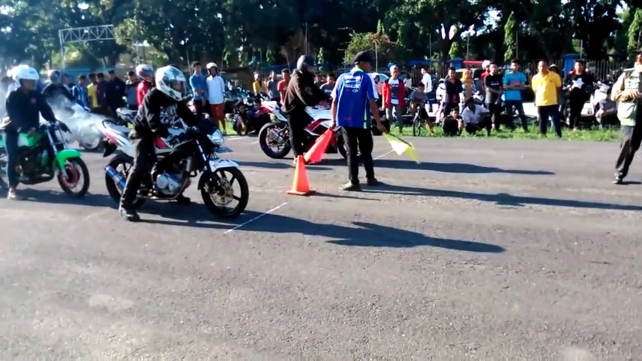 Balap liar Yamaha Vixion VS Ninja 250R DragBike 200 meter win Vixion