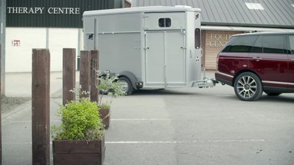 Land Rover dévoile ses nouveautés pour les utilisateurs de remorques et boxes à chevaux... Dingue!