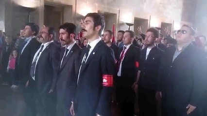 Anıtkabir'de Diz Vurma Töreni