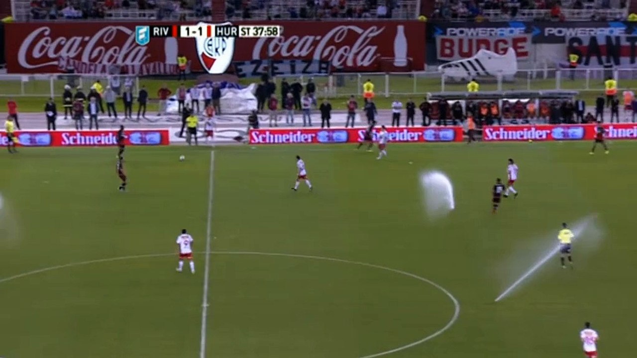 Le match de River Plate stoppé par l'arrosage automatique!