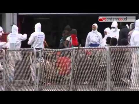 TGSRVago31 taranto sbarco migranti