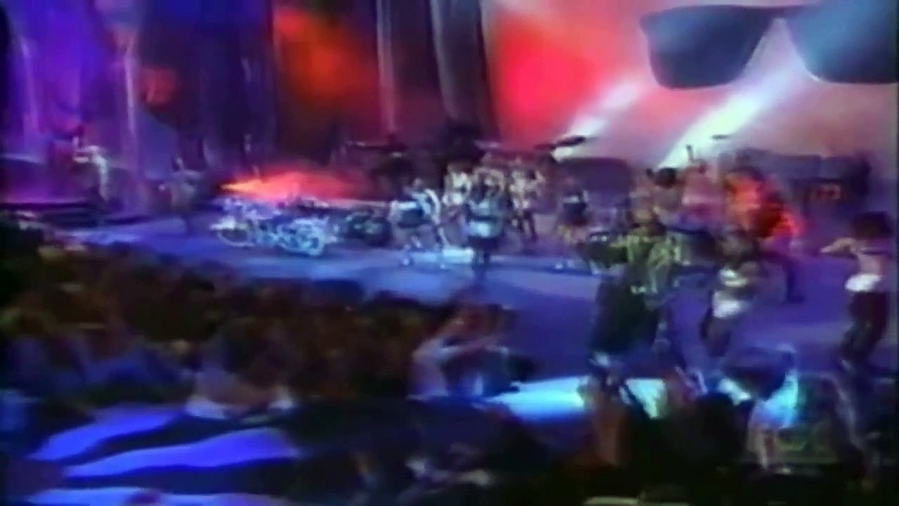 R  Kelly   Bump N' Grind Old School Mix 1994 Billboard Music Awards mp4 rev