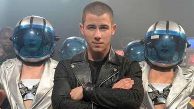 (VIDEO) Nick Jonas 'LEVELS' Performance At MTV VMA 2015