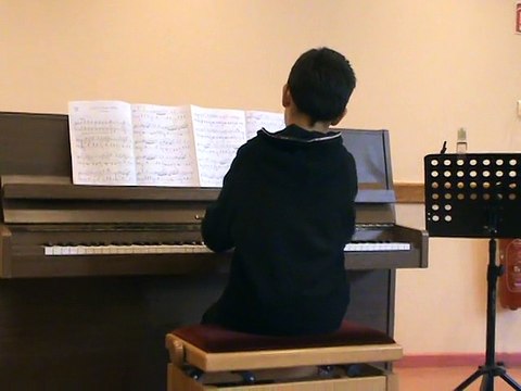 M2U01991 piano, fete de la musique à Scy Chazelles le 21 06 2015