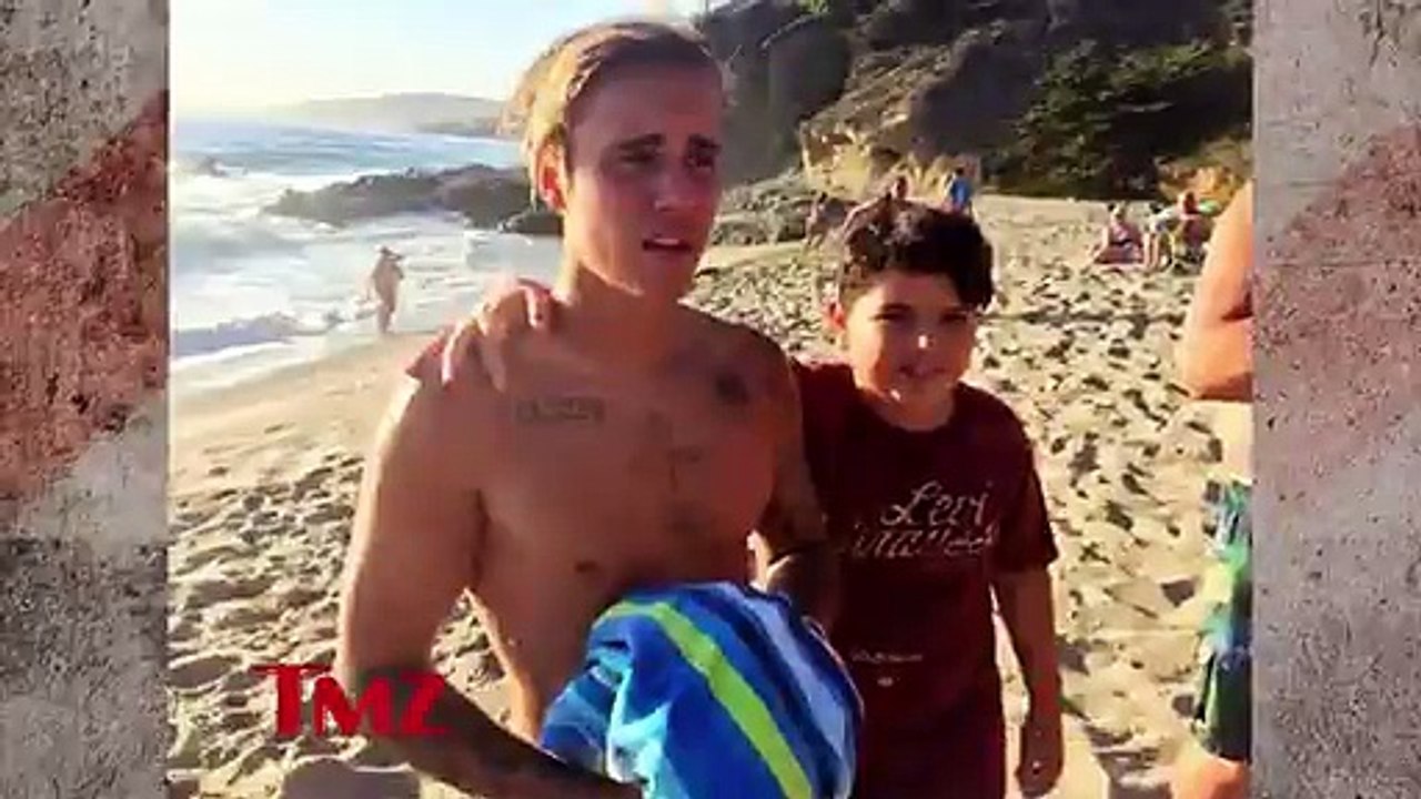 Justin Bieber Strips Down To His Underwear…AGAIN!