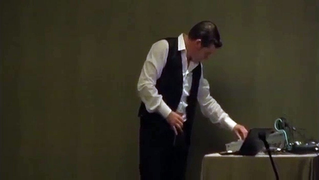 Ricky Lavazza sings 'If I Can Dream' Elvis Week 2012 (video)