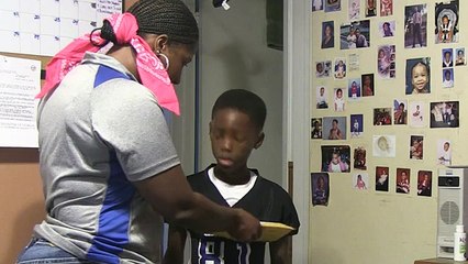 Mom pranks kid on 8th birthday bachay ki phat  gai haha