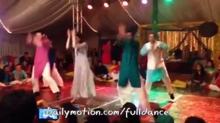 Pakistani Mehndi Dance One Girl With Boys 2015 - Video Dailymotion