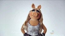 The Muppets (ABC) The Middle's Eden Sher Ruins Miss Piggy's Shoot” Promo HD
