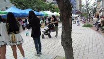 Korean baby dancing to 