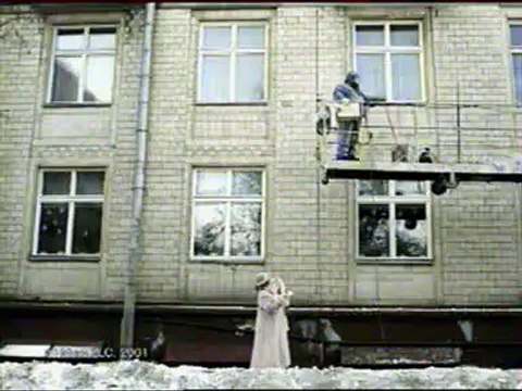 (staroetv.su) Рондо сближает (2001). Около дома.