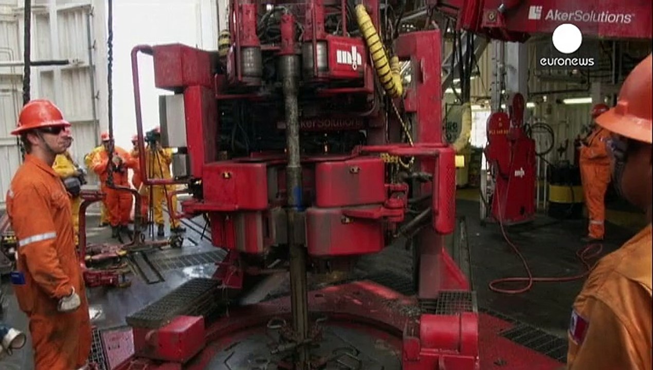 Future forecasts vary as oil continues slide