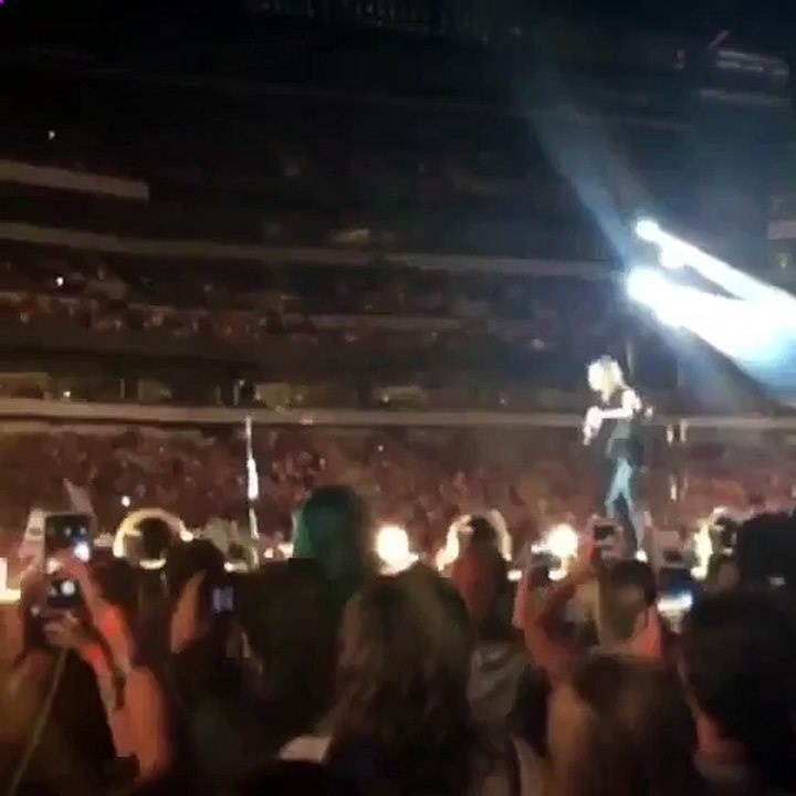 daddy styles ppl r so rude like why would you even throw something,,,, AND IT WAS A RED BULL DO YOU KNOW HOW MUCH THAT WOULD HURT