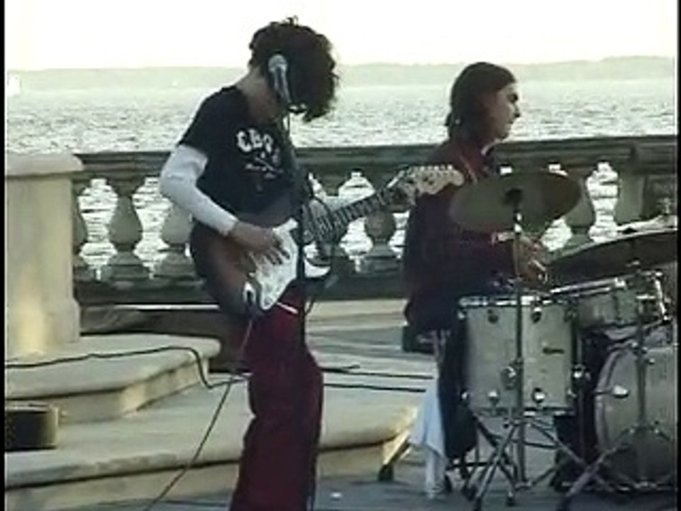 Eleven Year Old Plays Jimi Hendrix.....Hey Joe!!