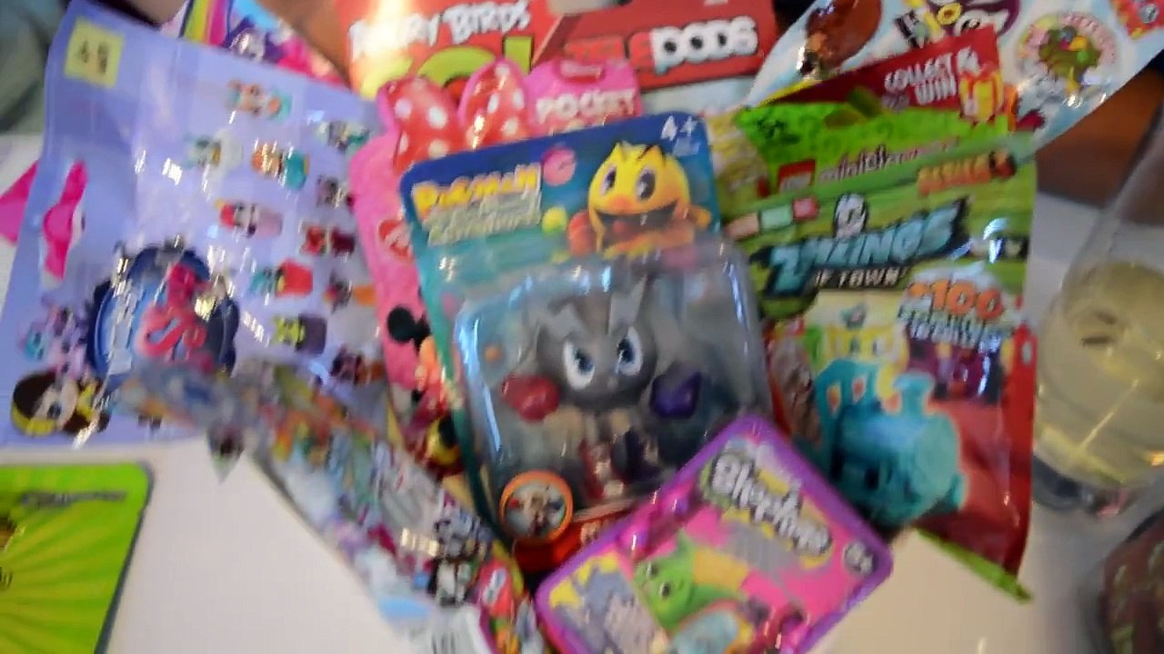 NEW WARHEADS CHALLENGE EXTREME SOUR CANDY | TOXIC WASTE | Toys AndMe