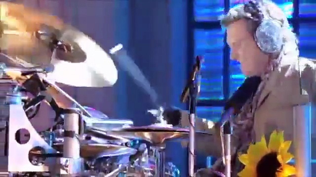 Def Leppard - Hysteria (Live on Lopez Tonight 2011)