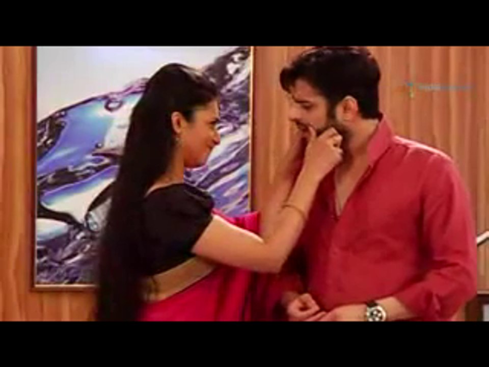 Ishita Kar Rahi Hai Raman Ke Saath Masti - 3 September 2015 - Yeh Hai MOhabbatein