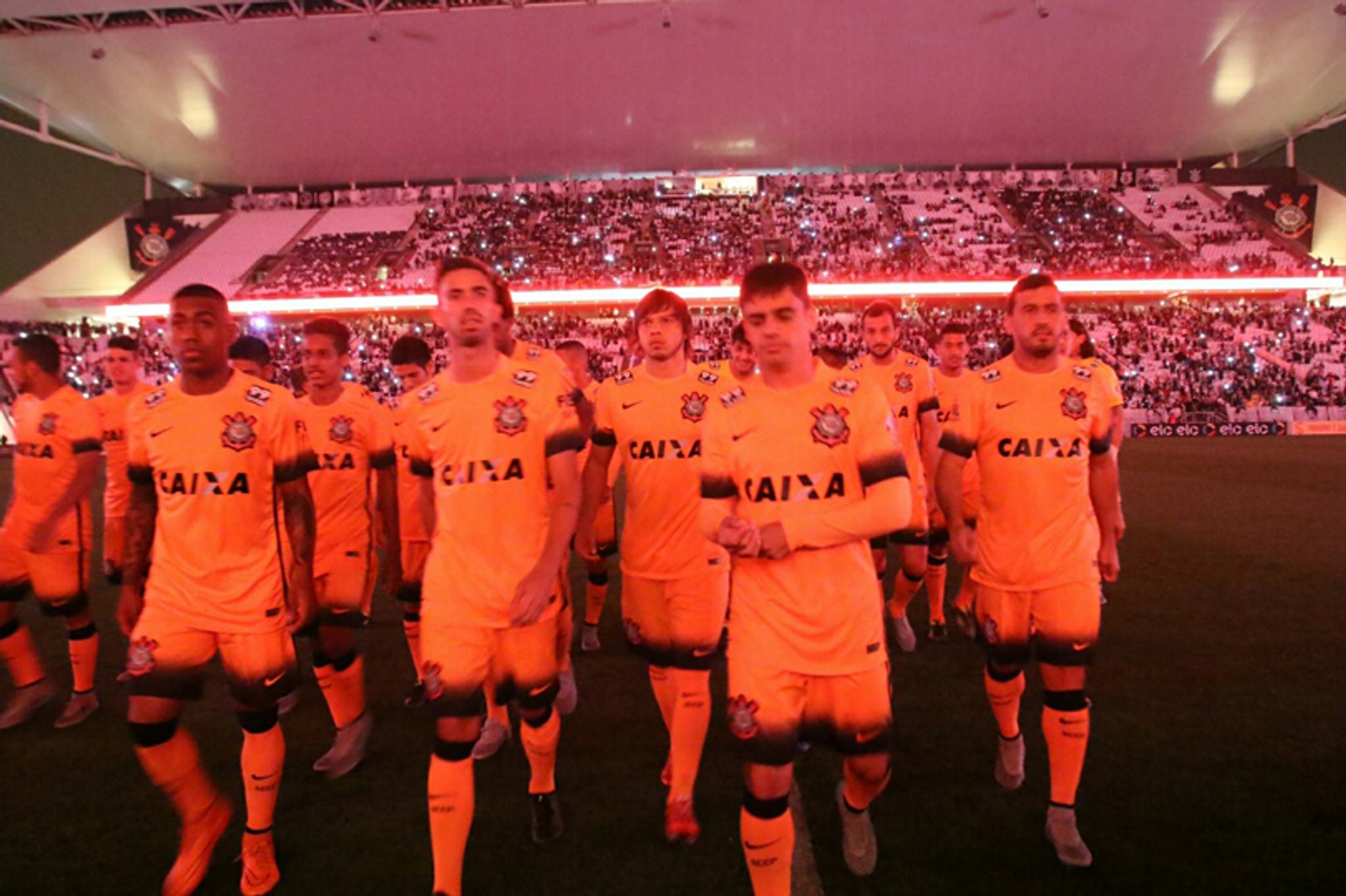 Com Arena Corinthians laranja, terceira camisa do Timão é lançada - Vídeo  Dailymotion