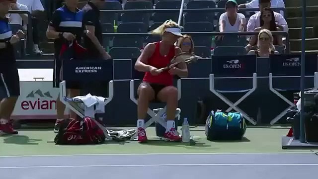 Coco Vandeweghe brakes the racket US Open 2015