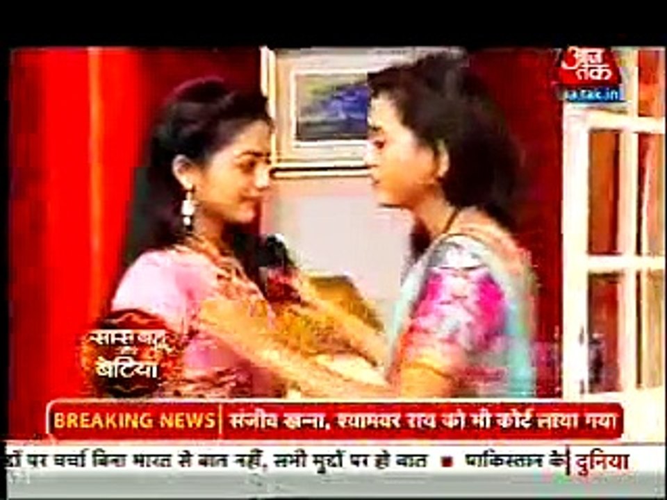 Swara Ragini ko dikha ne ke liya kar rahi hai Sanskar ke nazdeek jaane ki koshish  - 3 september 2015 - Swaragini