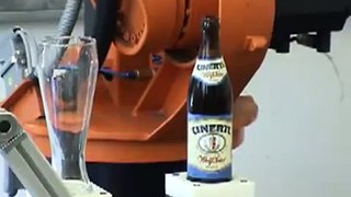 How to properly pour a Hefeweizen