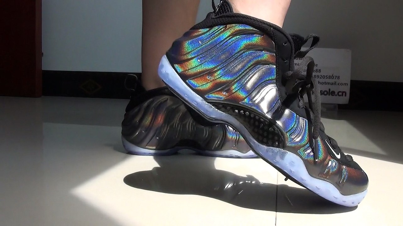 Authentic Nike Air Foamposite One Hologram on foot─影片 Dailymotion