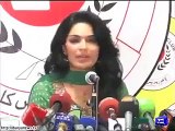 How Actress Meera is Blasting on Pakistani Journalist in Lahore