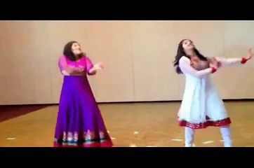 Gorgeous GIRLS Wedding Dance ''Halkat Jawani'' AWESOME