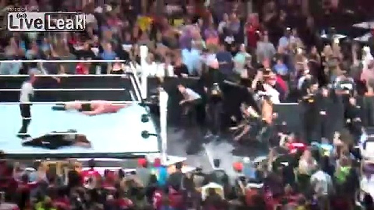 Seth Rollins Cashes In MONEY IN THE BANK At Wrestlemania 31!!!