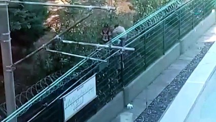 Metro raylarında tehlikeli anlar