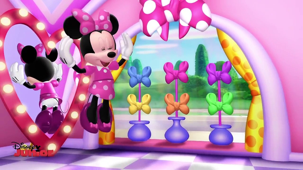 Mickey Minnie's Clubhouse Bow Toons | Freaky Fowl Day Clarabelle Turn's Into A Chicken!