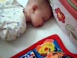 ✔Baby sleep secrets Waking up a baby Funny laughing baby 面白い赤ちゃん Bébé rire drôle