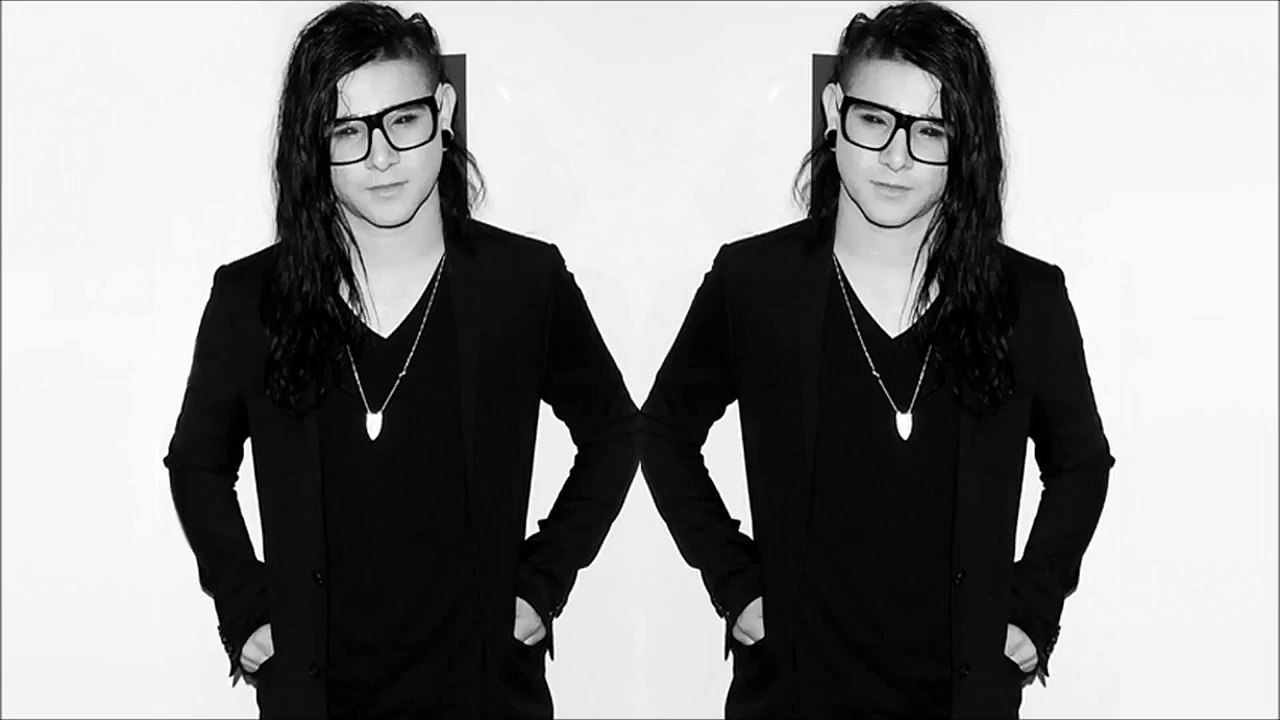 Skrillex ft.  Nasheed  -   Allah Akbar