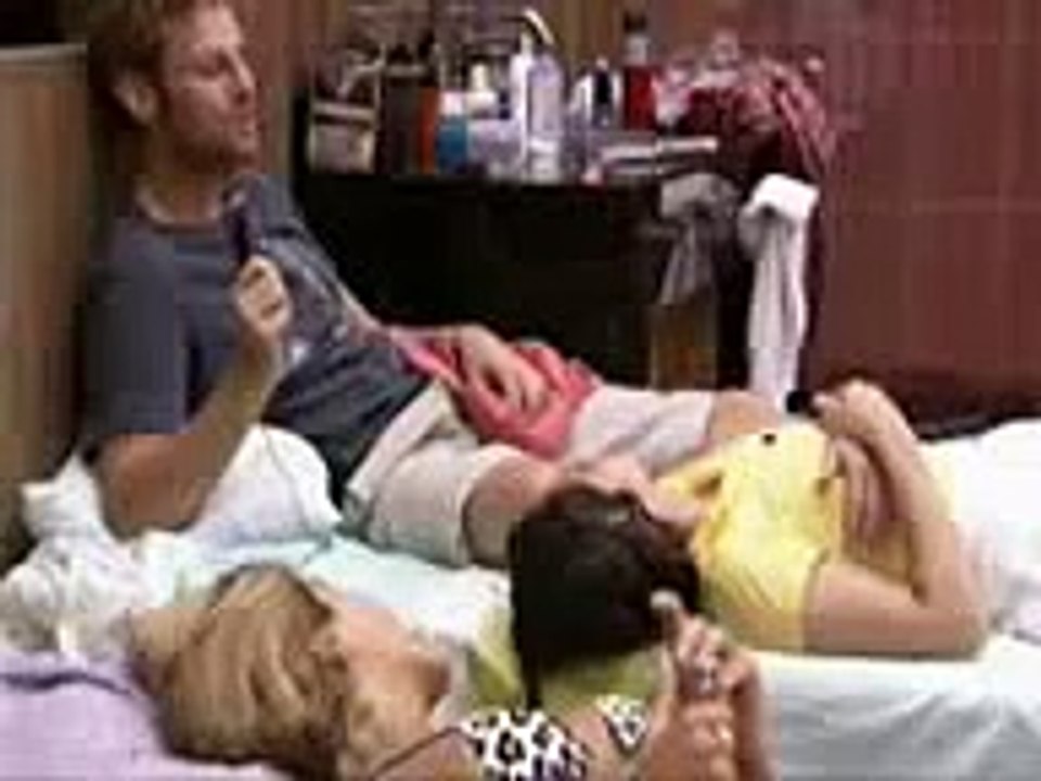 16/01 -  Francine fica atacada e Norberto enfia uma meia na cueca, e simula um pinto duro  Parte 4