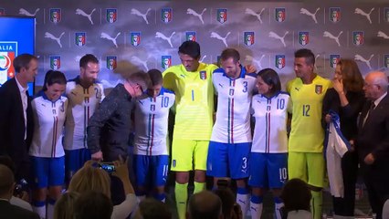 Italie - Verratti présente le nouveau maillot de la Squadra Azzurra