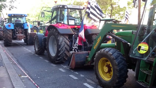 Agriculteurs. Les Bretons à Nation !