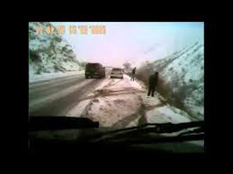 Terrible-accident -a-car-falls-into-the-abyss-in-mountains no body can save this car